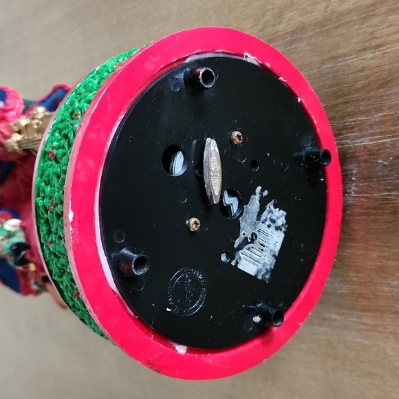 Designed And Sculpted By Jaimy Santa’s  Music Box - Picture 10 of 10